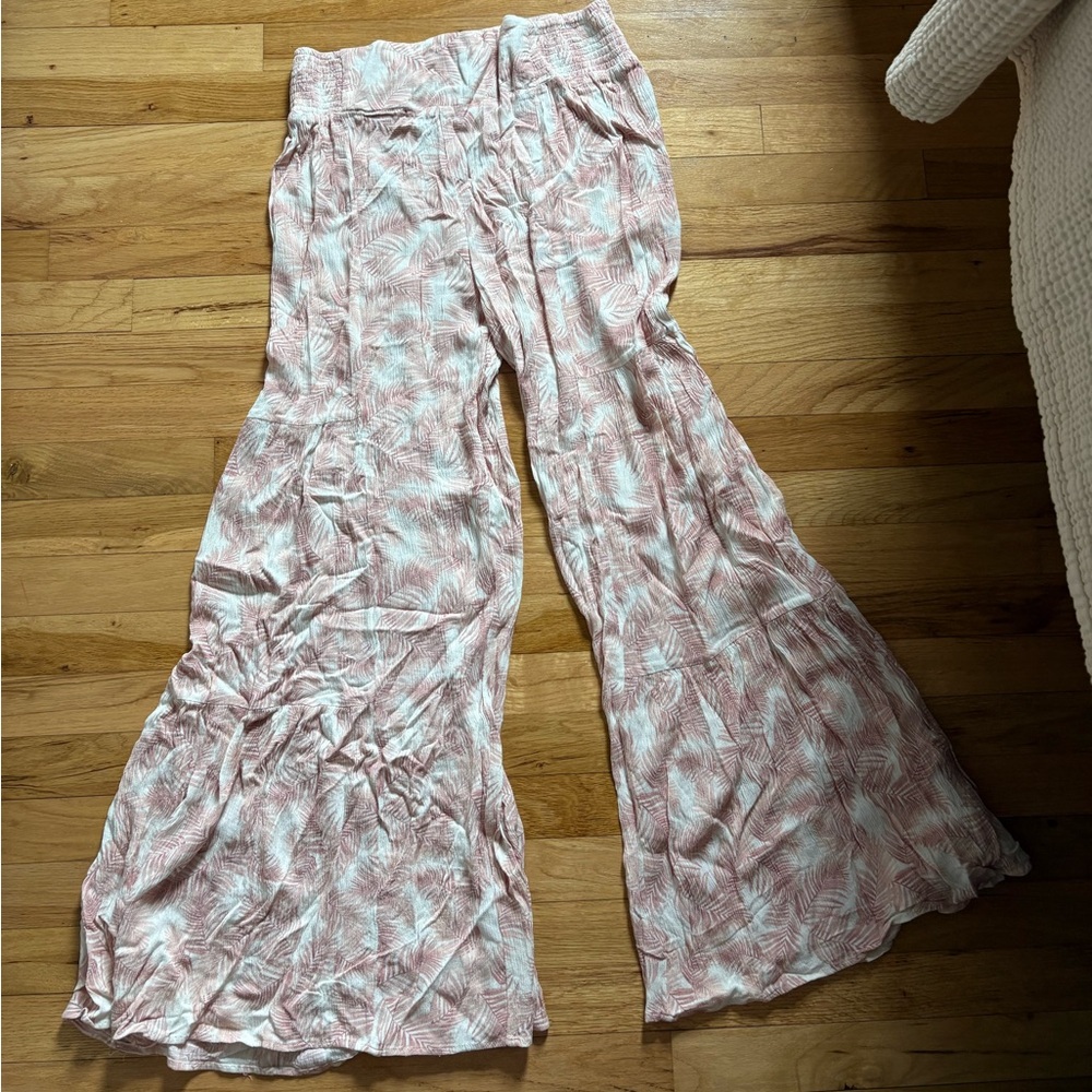 Forever 21 Pink and White Leaf Print Pants